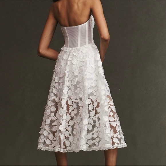NWT Helsi Florence 3-DIMENSIONAL LEAF MOTIF SEQUIN MIDI Strapless White DRESS M - Picture 3 of 8